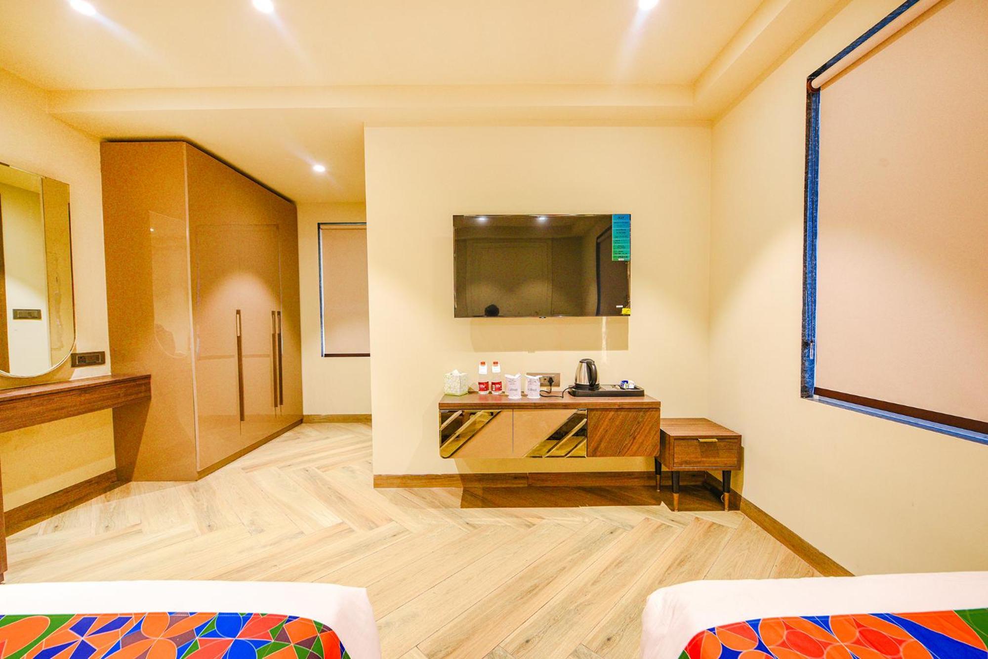 Fabhotel Prime Qotel Janakpuri Delhi  Exteriör bild